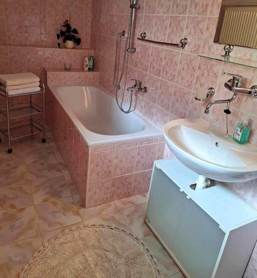 Apartman Pod Maliarkou Vichodna Kültér fotó